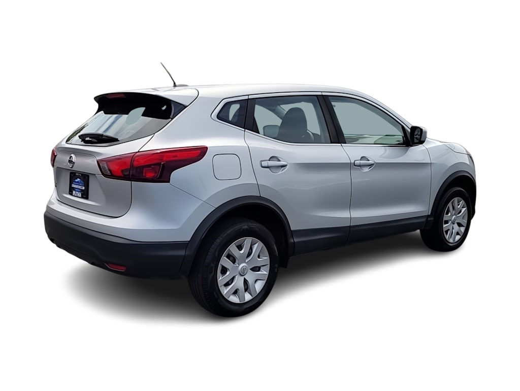 2018 Nissan Rogue Sport S 22