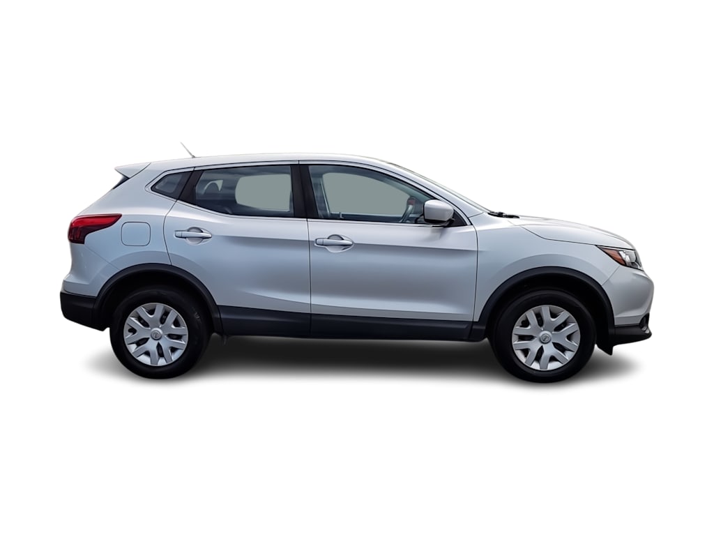 2018 Nissan Rogue Sport S 23