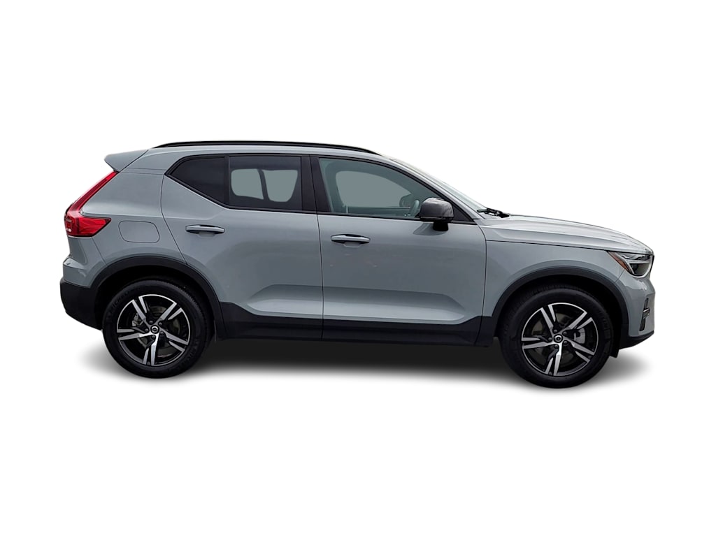 2024 Volvo XC40 B5 Core 22