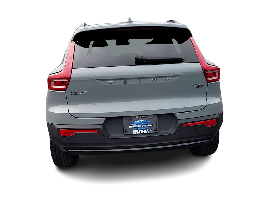 2024 Volvo XC40 B5 Core 5