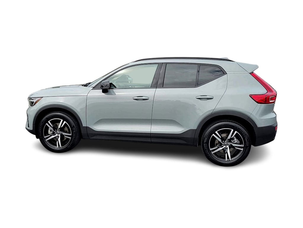 2024 Volvo XC40 B5 Core 20