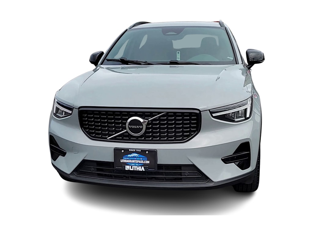 2024 Volvo XC40 B5 Core 6
