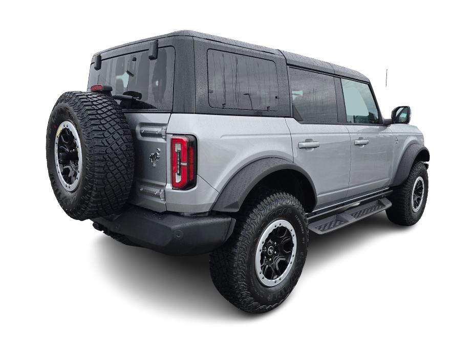 2024 Ford Bronco Outer Banks 18