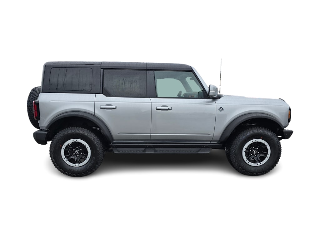 2024 Ford Bronco Outer Banks 19