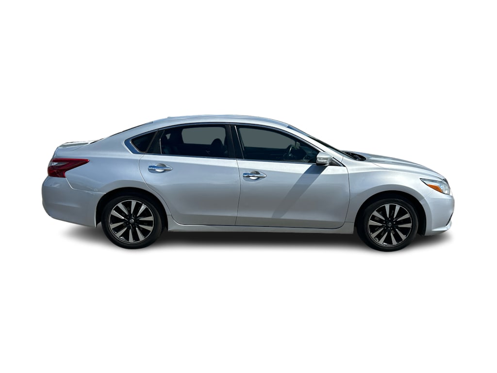 Thumbnail: 2018 Nissan Altima - 8