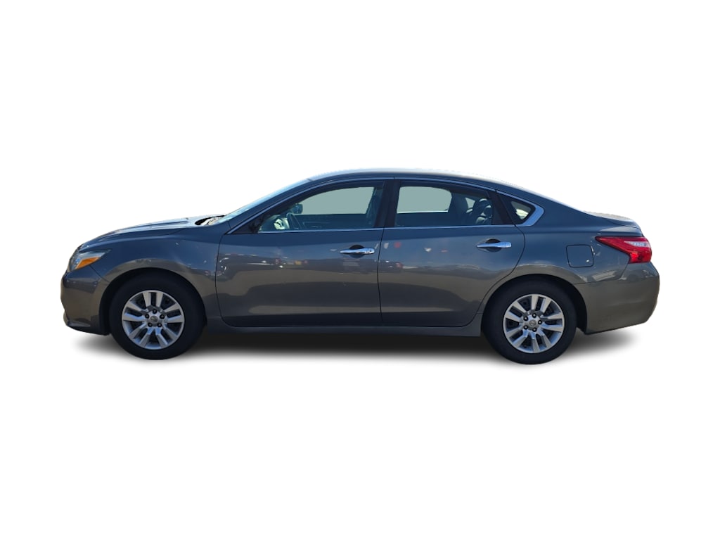 Thumbnail: 2017 Nissan Altima - 3