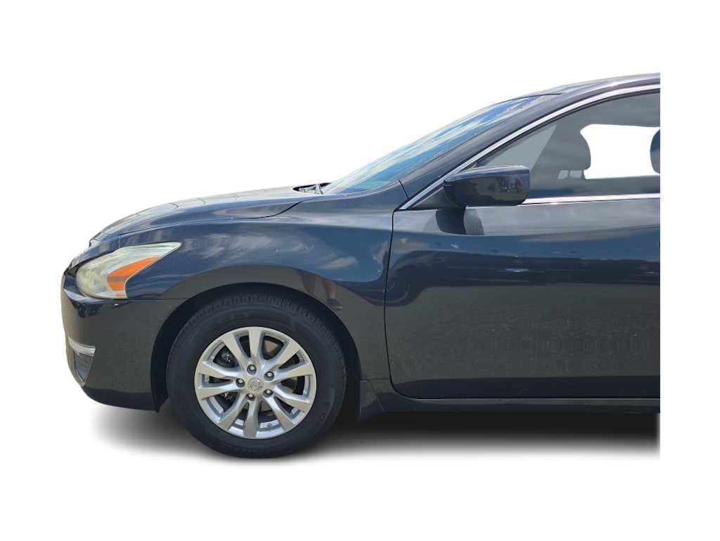 Thumbnail: 2015 Nissan Altima - 13