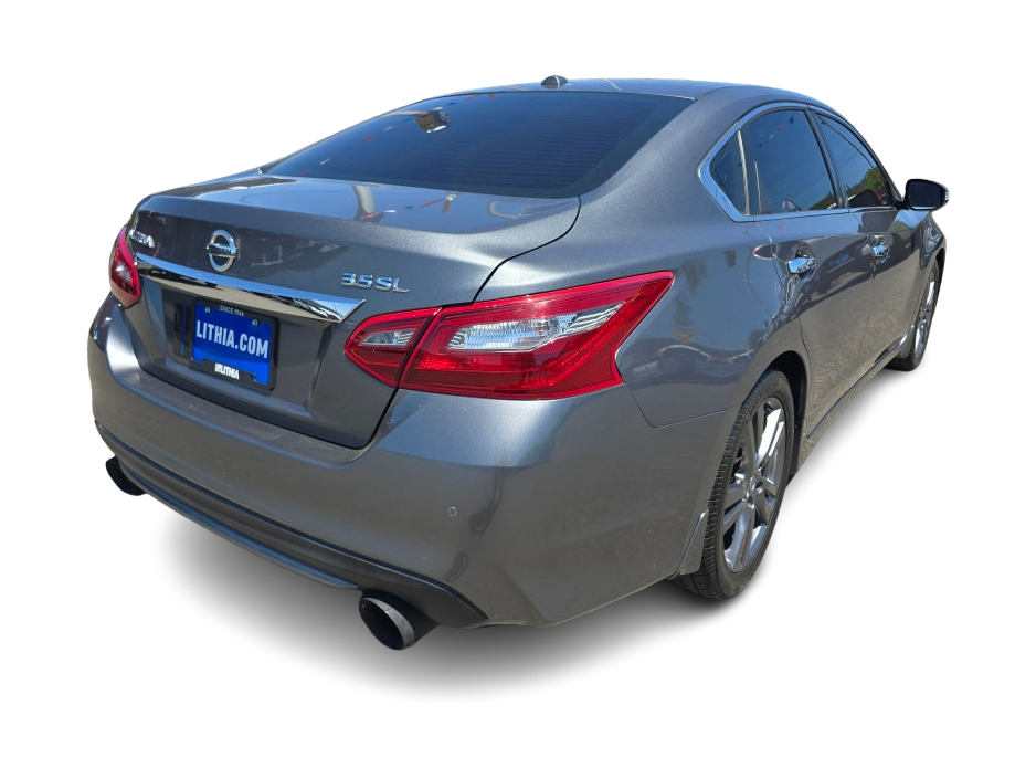 Thumbnail: 2018 Nissan Altima - 17