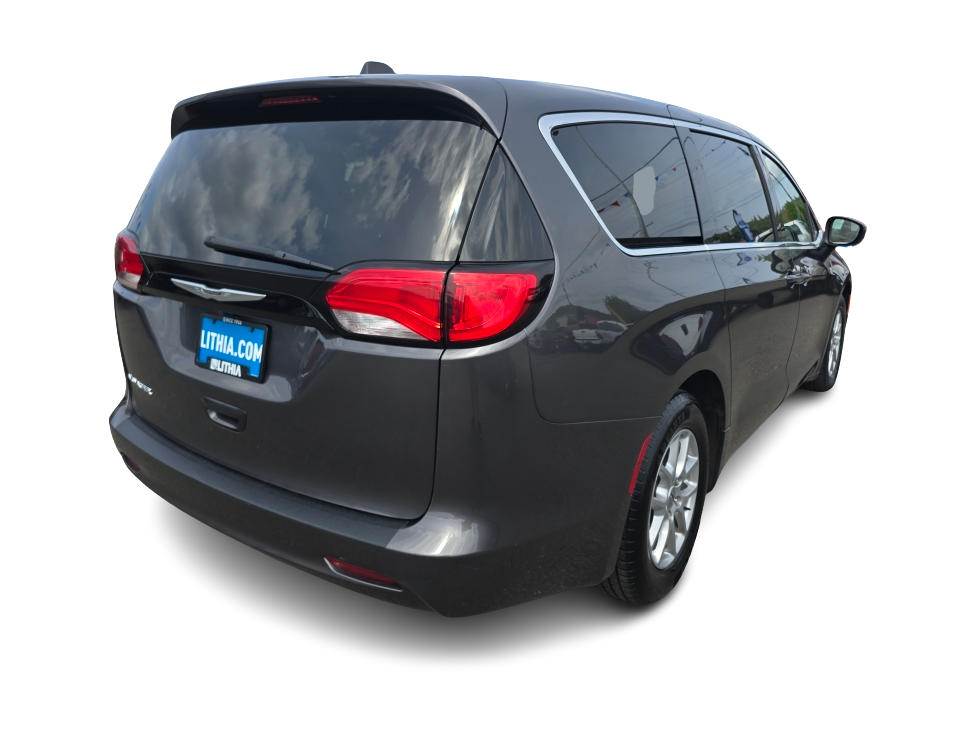 Thumbnail: 2023 Chrysler Voyager - 15
