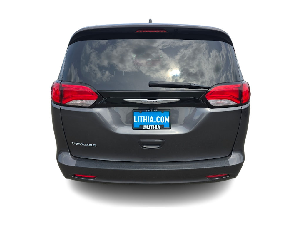 Thumbnail: 2023 Chrysler Voyager - 5