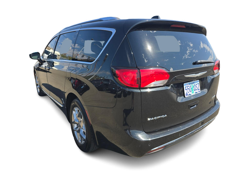 Thumbnail: 2017 Chrysler Pacifica - 10