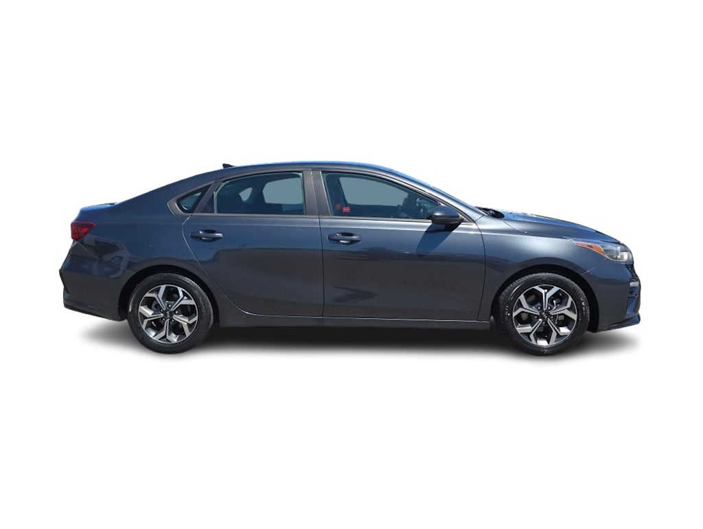 Thumbnail: 2019 Kia Forte - 17