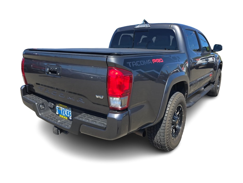 Thumbnail: 2018 Toyota Tacoma - 10