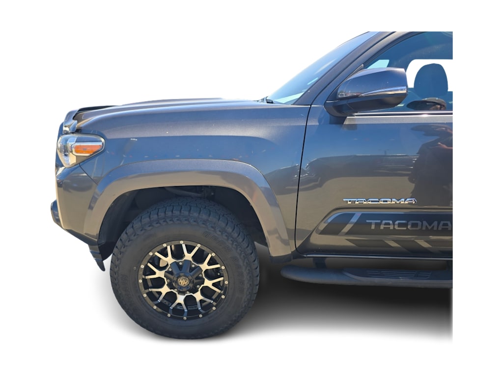 Thumbnail: 2018 Toyota Tacoma - 13