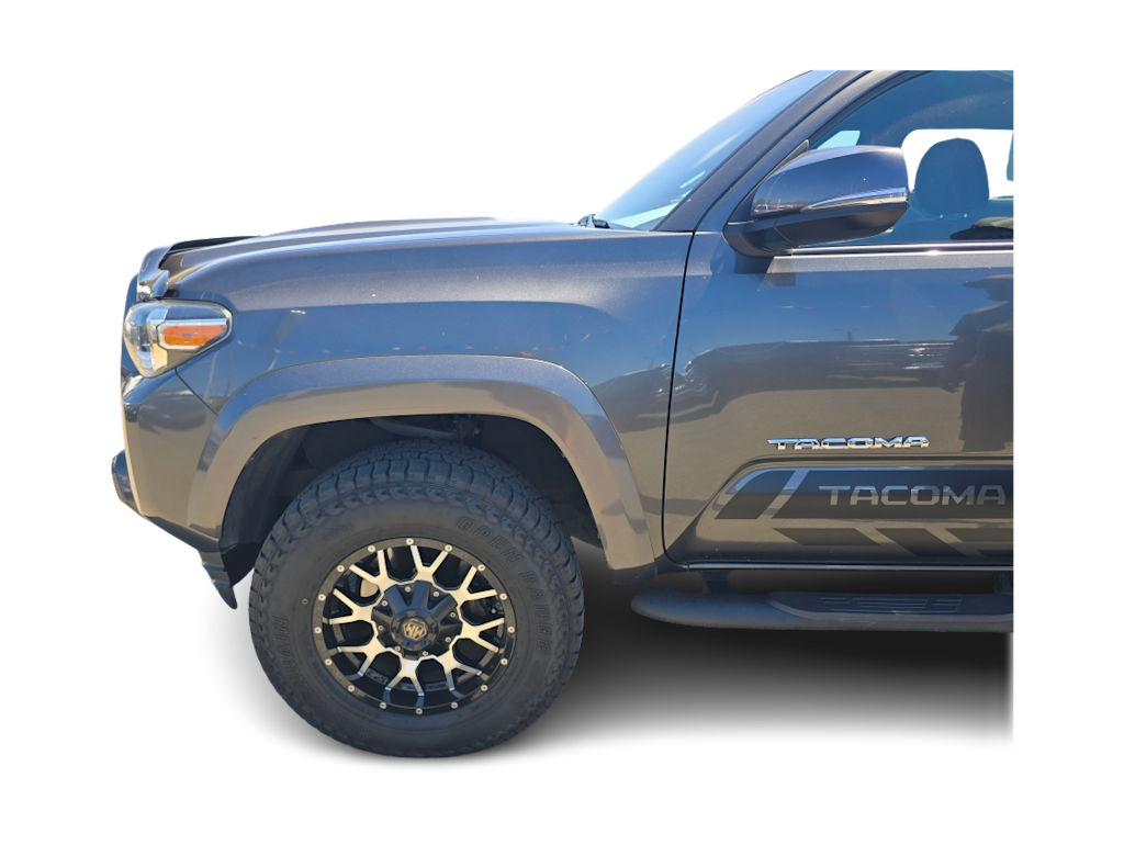 Thumbnail: 2018 Toyota Tacoma - 20