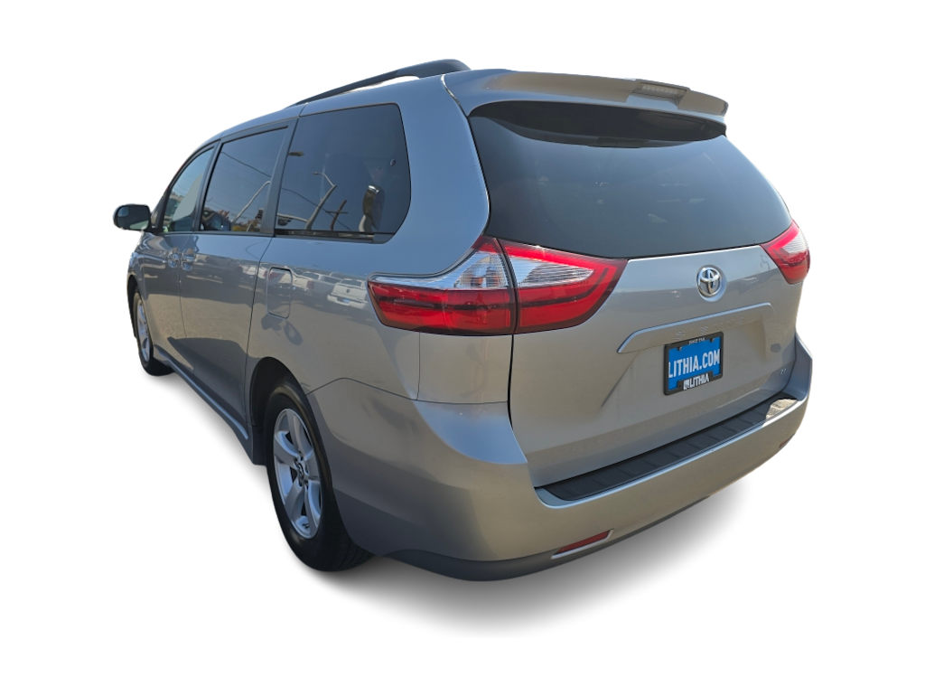 Thumbnail: 2018 Toyota Sienna - 4