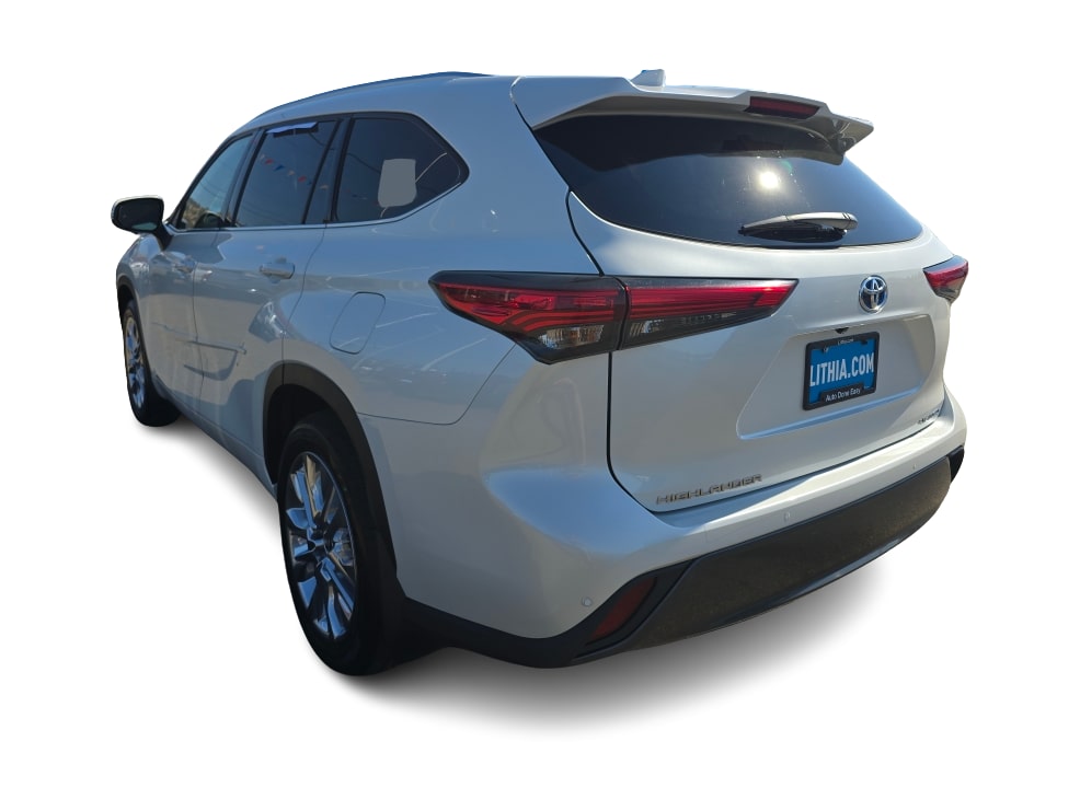 Thumbnail: 2023 Toyota Highlander - 4