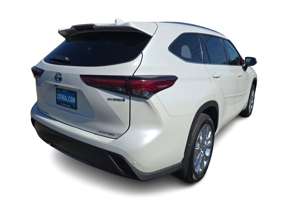 Thumbnail: 2023 Toyota Highlander - 17