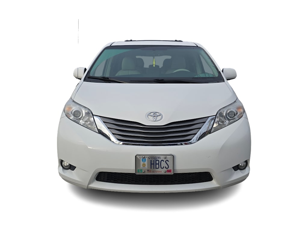Thumbnail: 2011 Toyota Sienna - 6