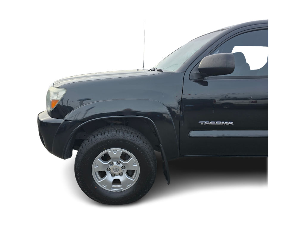 Thumbnail: 2006 Toyota Tacoma - 21