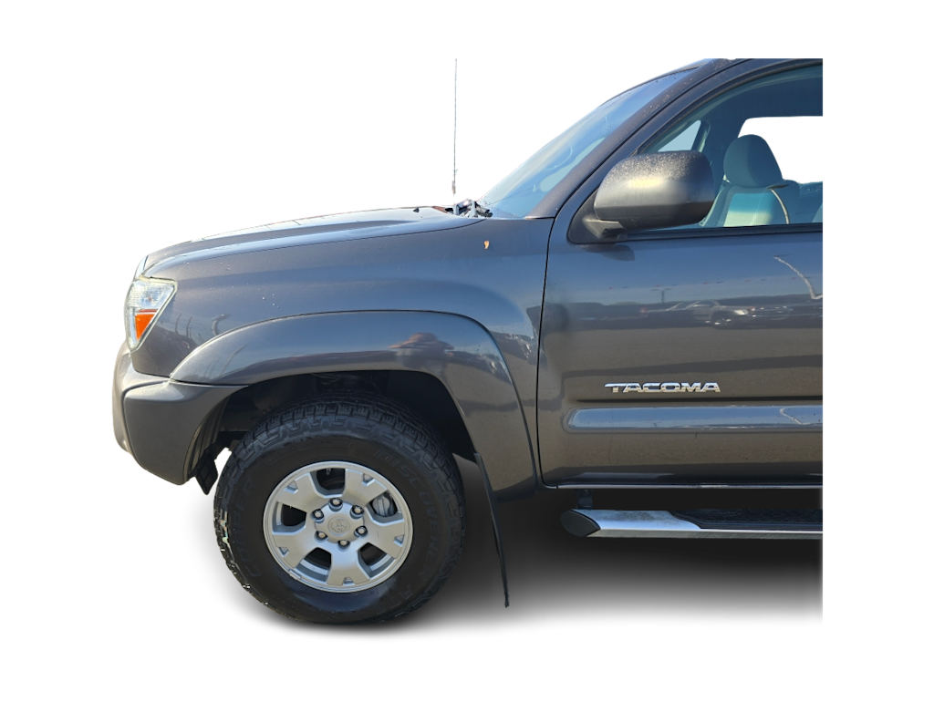 Thumbnail: 2015 Toyota Tacoma - 21