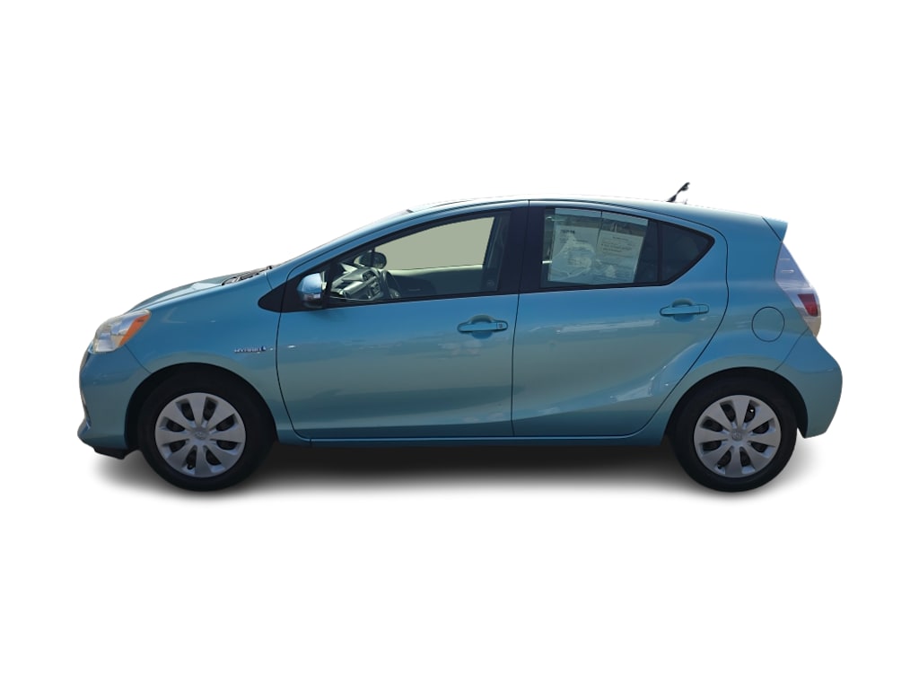 Thumbnail: 2013 Toyota Prius c - 3