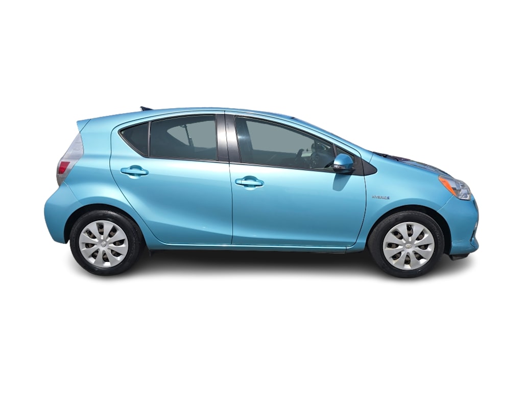 Thumbnail: 2013 Toyota Prius c - 16