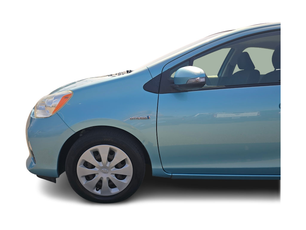 Thumbnail: 2013 Toyota Prius c - 20