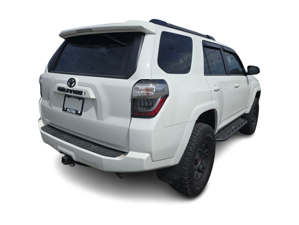 Thumbnail: 2020 Toyota 4Runner - 17