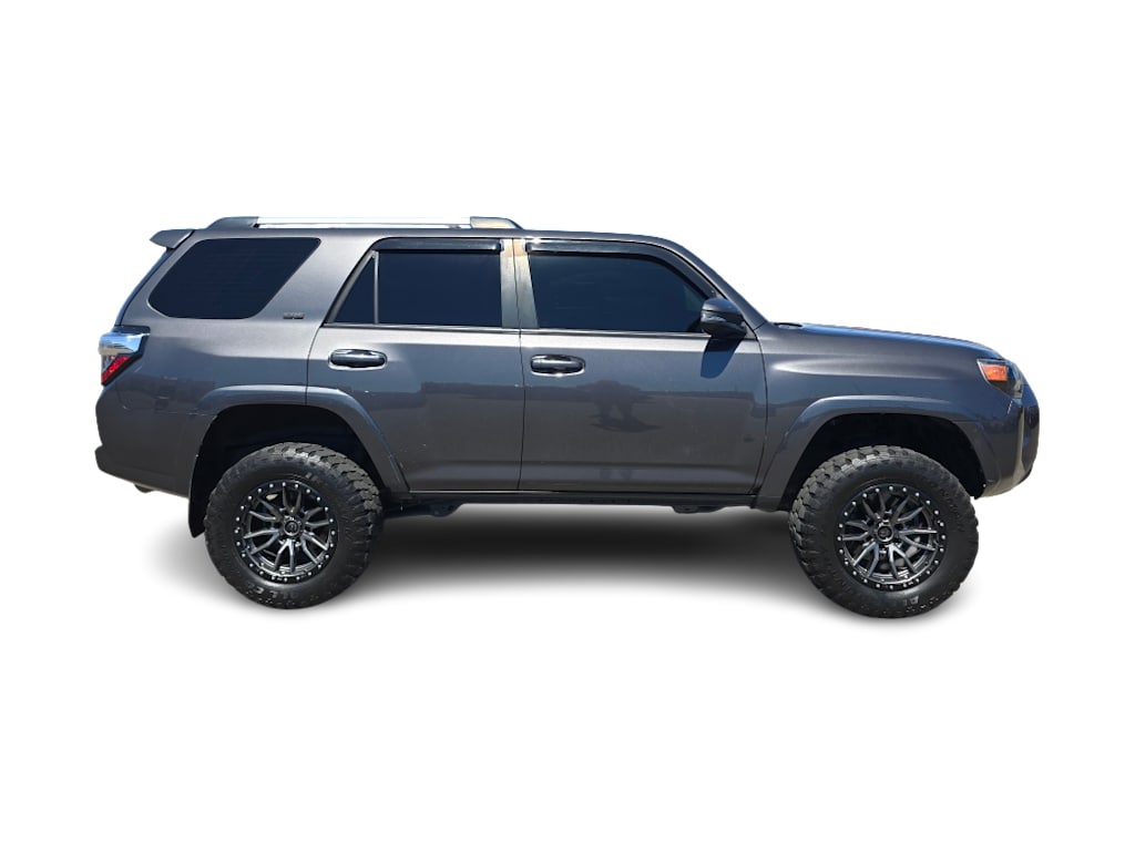 Thumbnail: 2019 Toyota 4Runner - 17