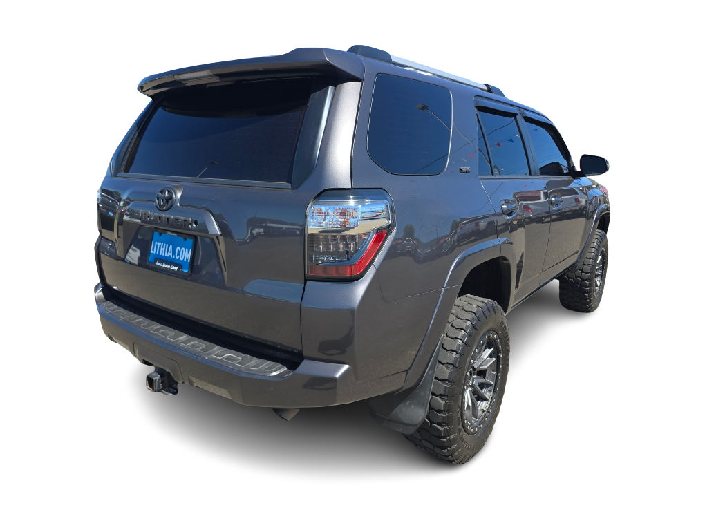 Thumbnail: 2019 Toyota 4Runner - 16
