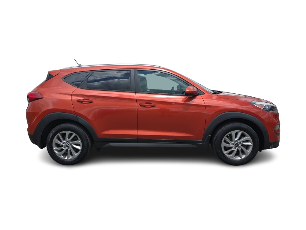 Thumbnail: 2016 Hyundai Tucson - 17