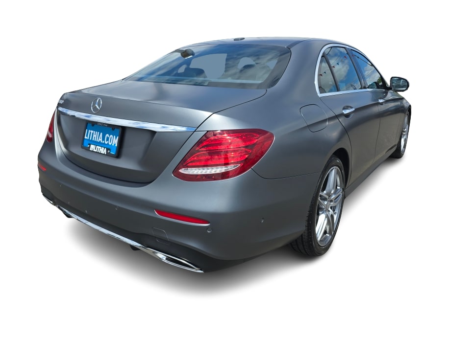 Thumbnail: 2017 Mercedes-Benz E-Class - 16