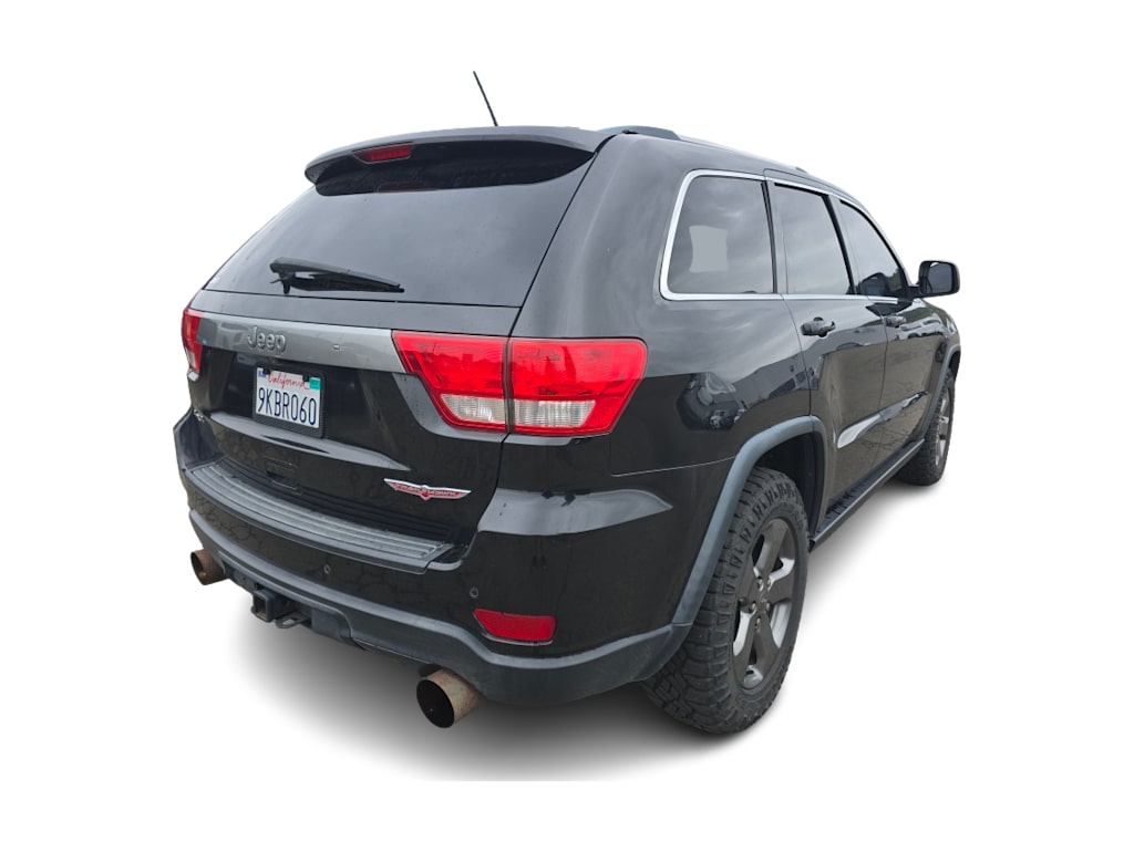 Thumbnail: 2013 Jeep Grand Cherokee - 17