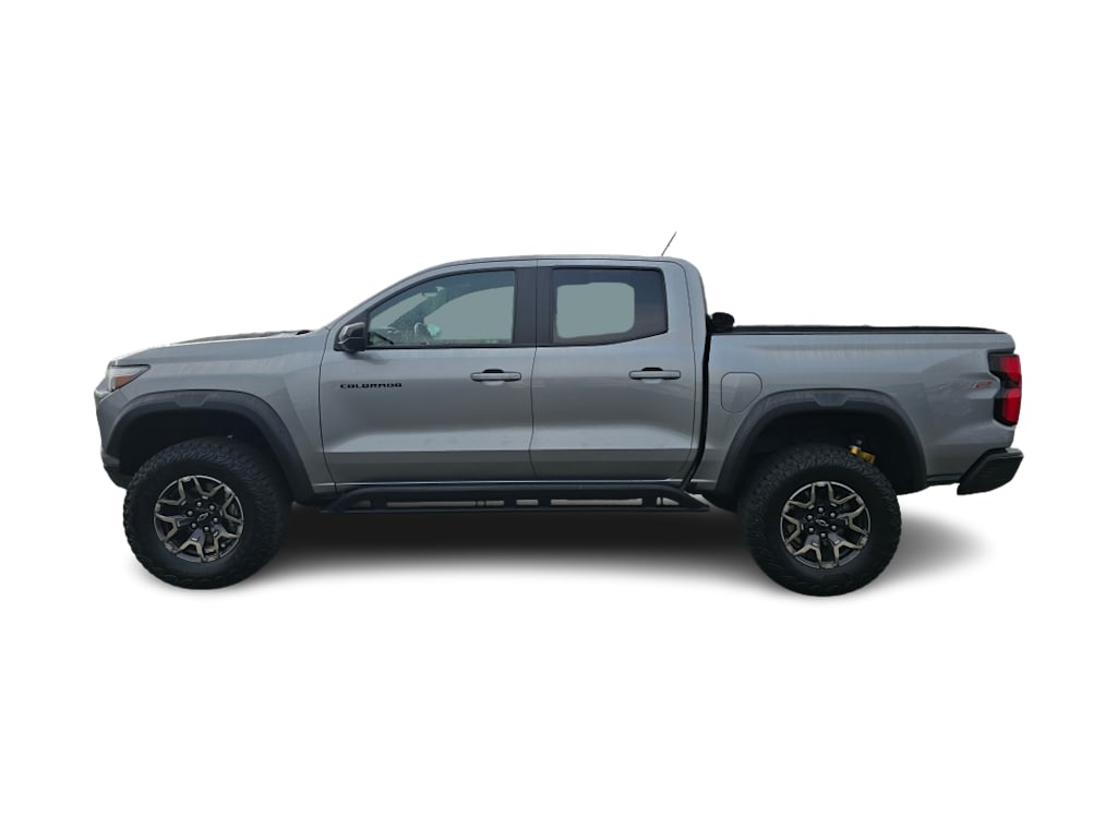 Thumbnail: 2024 Chevrolet Colorado - 3