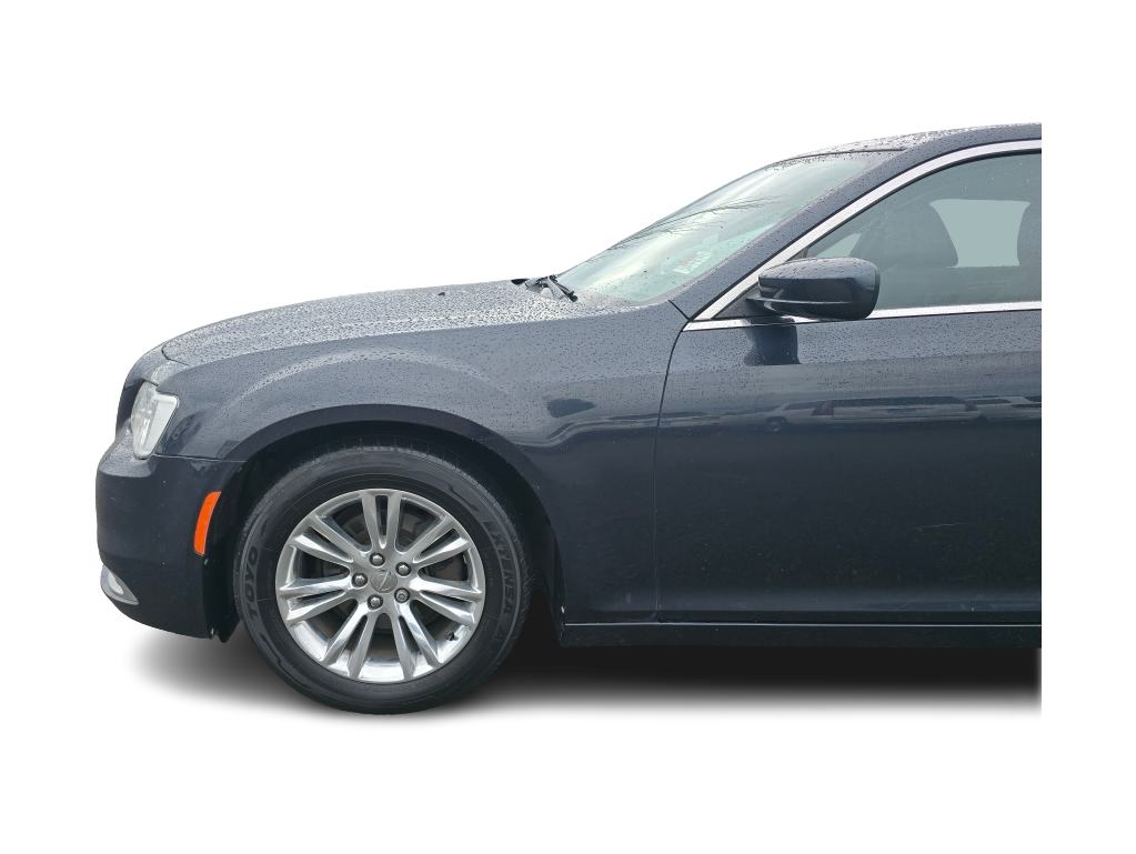 Thumbnail: 2019 Chrysler 300 - 20