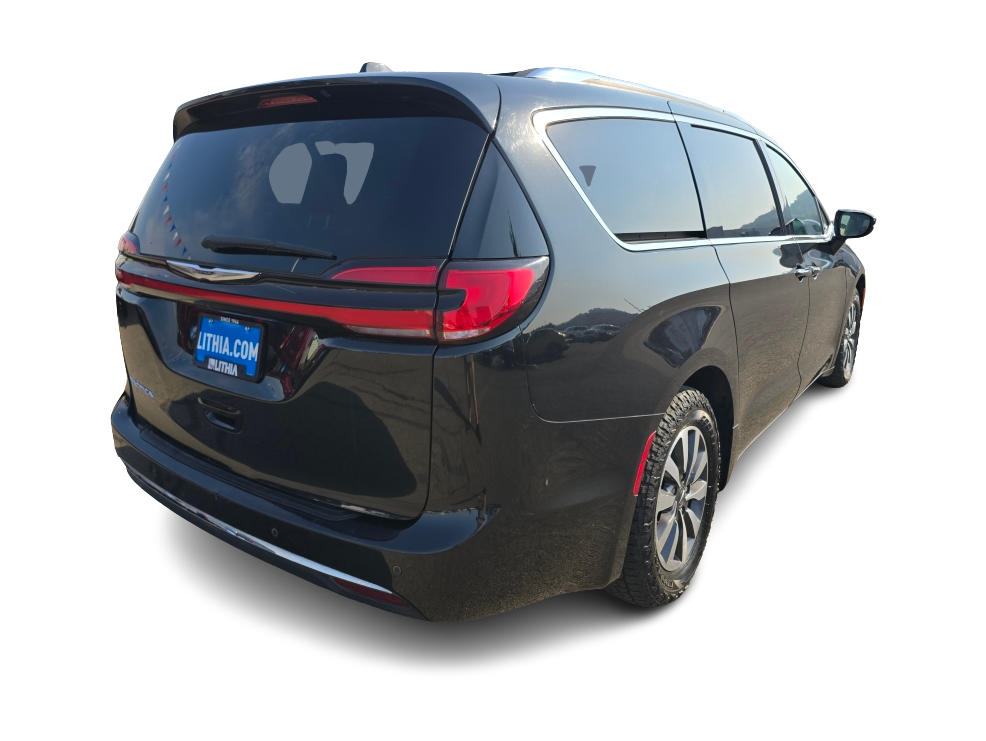 Thumbnail: 2021 Chrysler Pacifica - 15