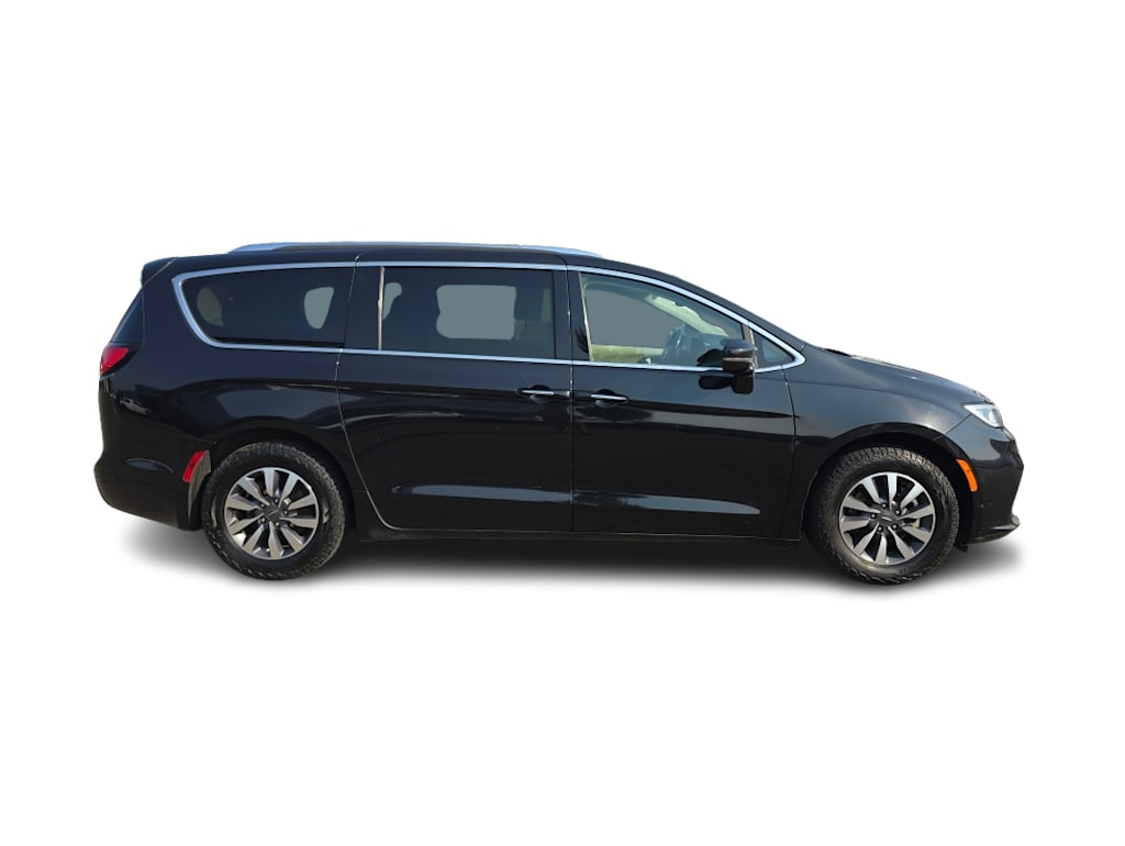Thumbnail: 2021 Chrysler Pacifica - 16