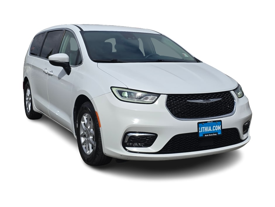 Thumbnail: 2023 Chrysler Pacifica - 17