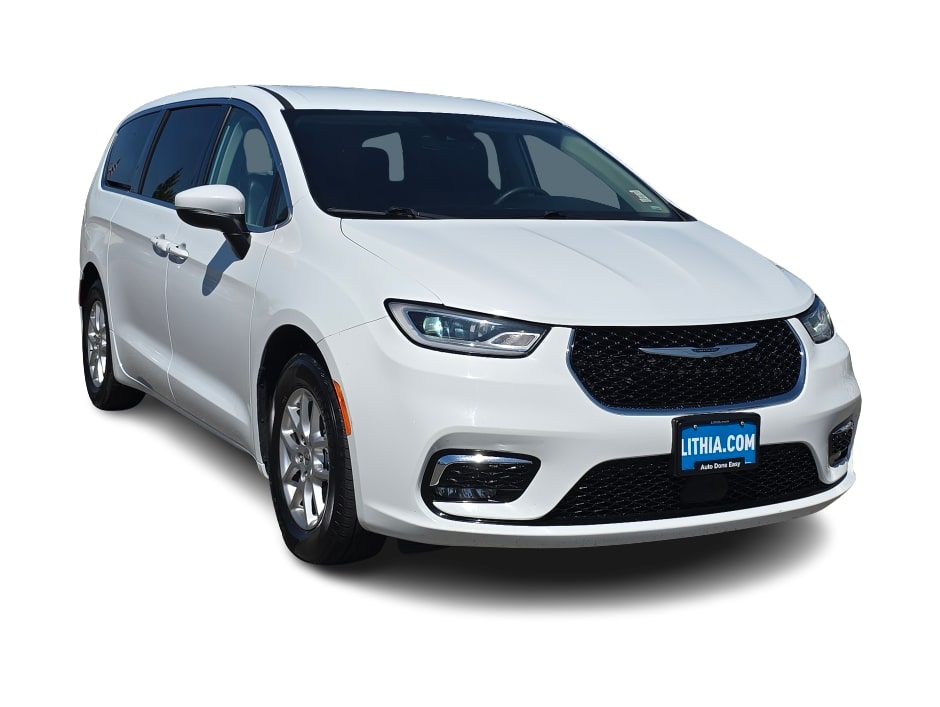 Thumbnail: 2023 Chrysler Pacifica - 18