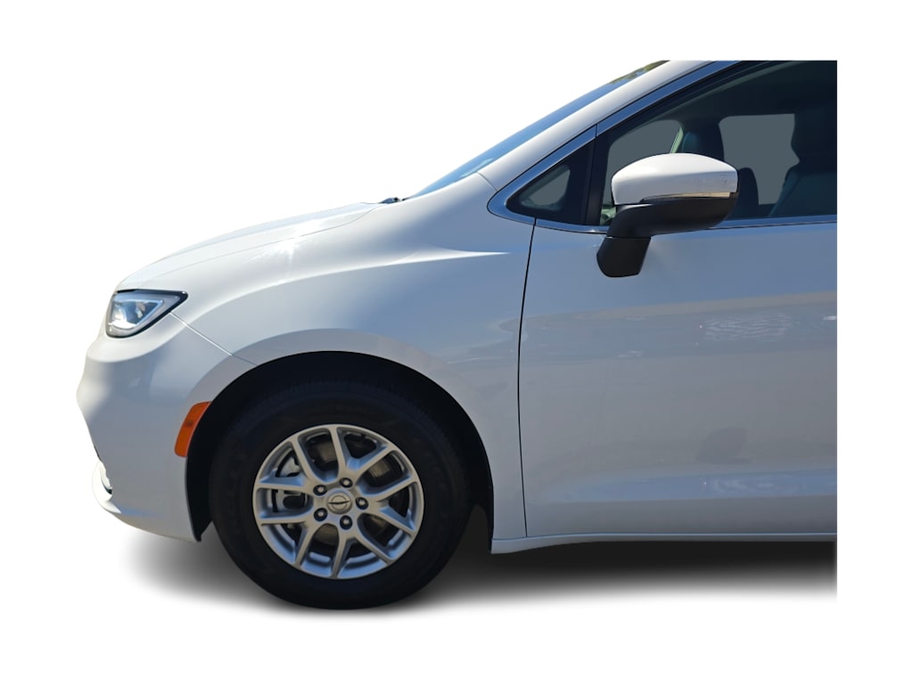Thumbnail: 2023 Chrysler Pacifica - 21