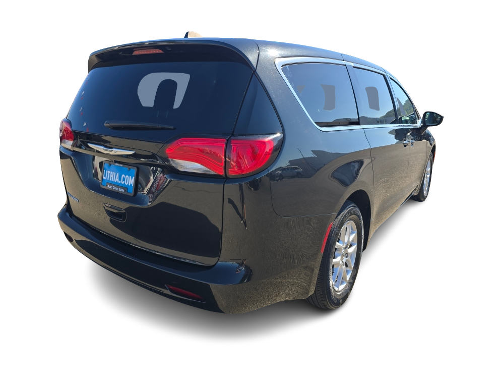Thumbnail: 2023 Chrysler Voyager - 16