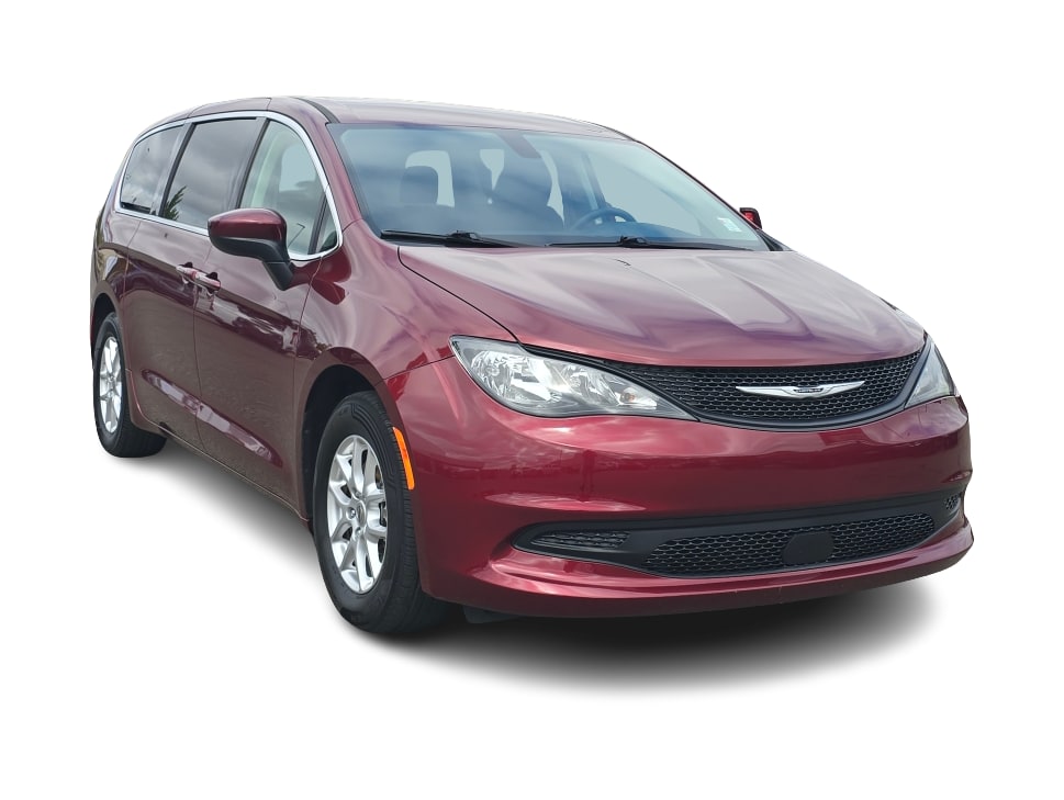 Thumbnail: 2022 Chrysler Voyager - 16
