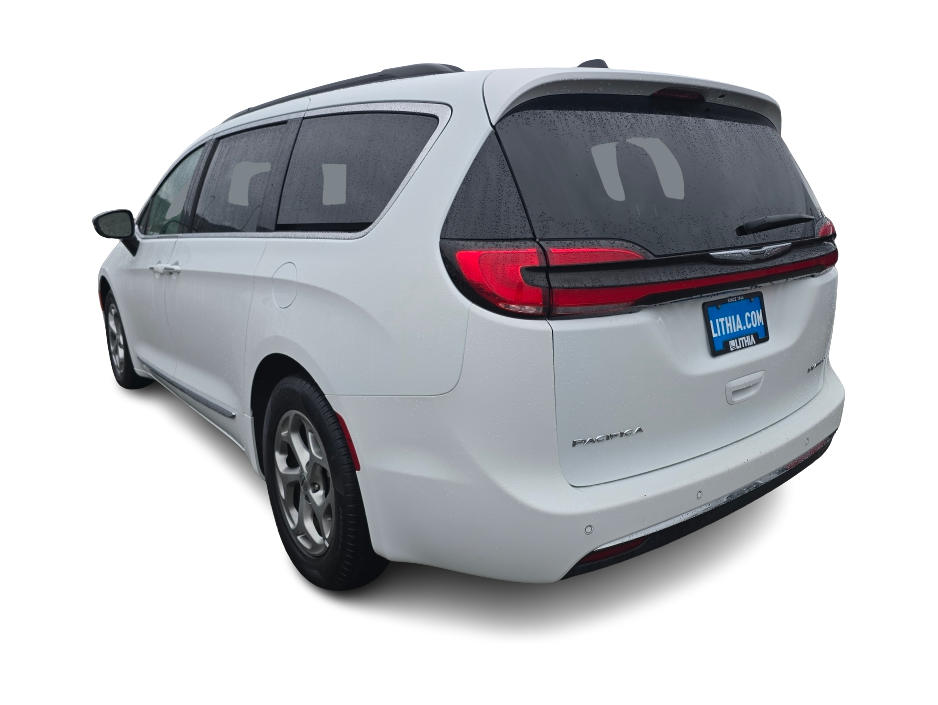 Thumbnail: 2023 Chrysler Pacifica - 4