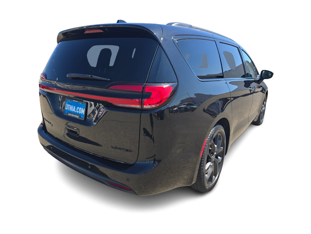 Thumbnail: 2025 Chrysler Pacifica - 17