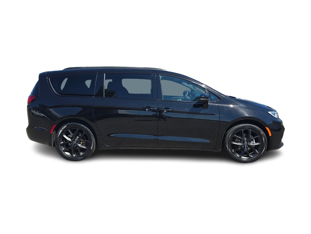 Thumbnail: 2025 Chrysler Pacifica - 18