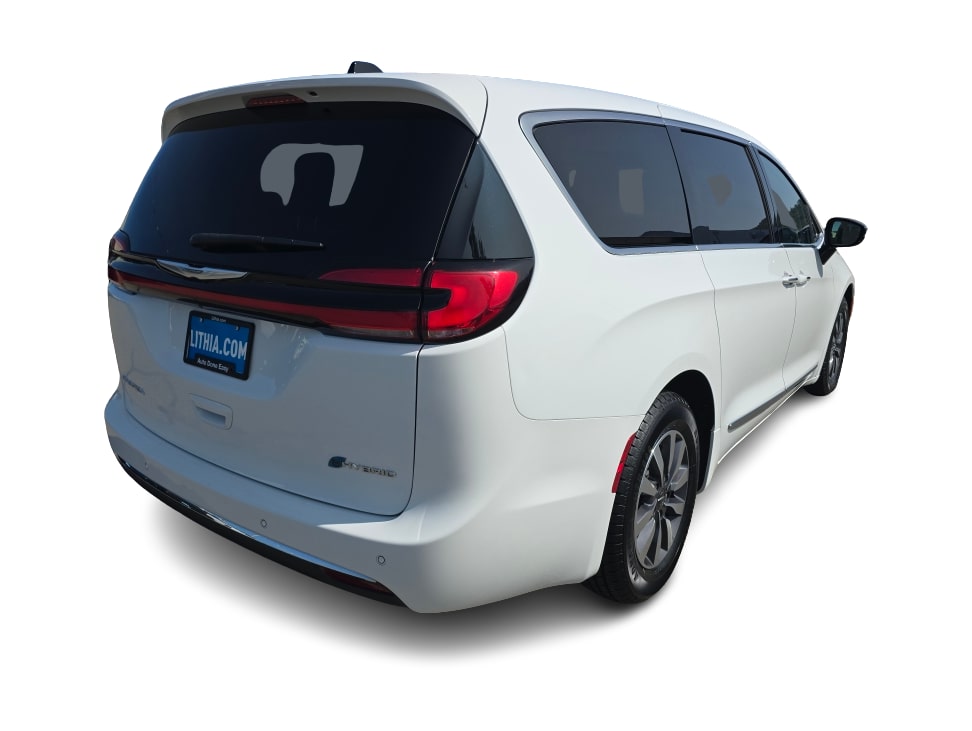 Thumbnail: 2023 Chrysler Pacifica - 15