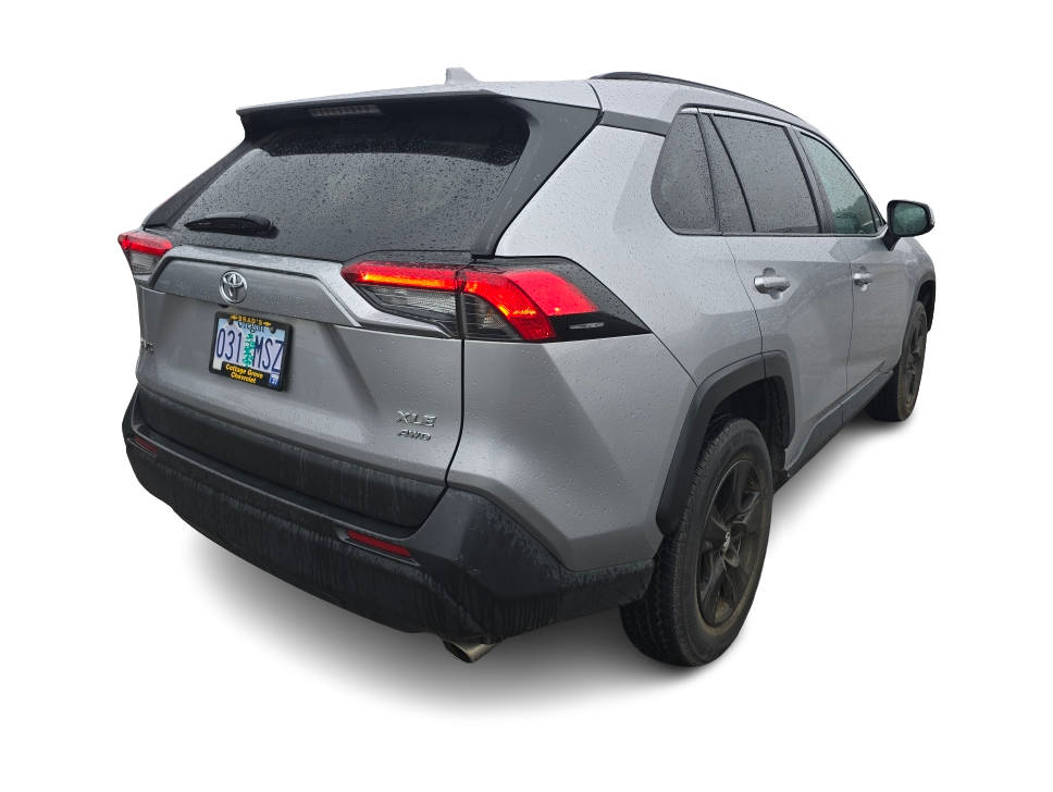 Thumbnail: 2020 Toyota RAV4 - 10