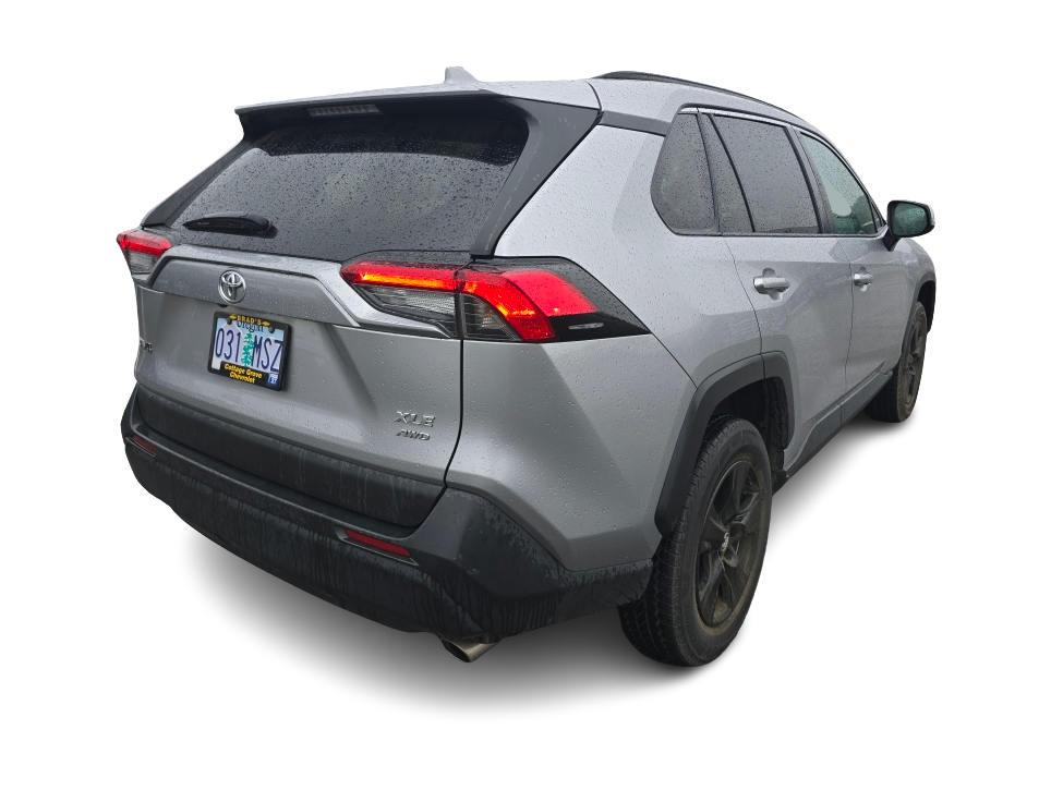Thumbnail: 2020 Toyota RAV4 - 17