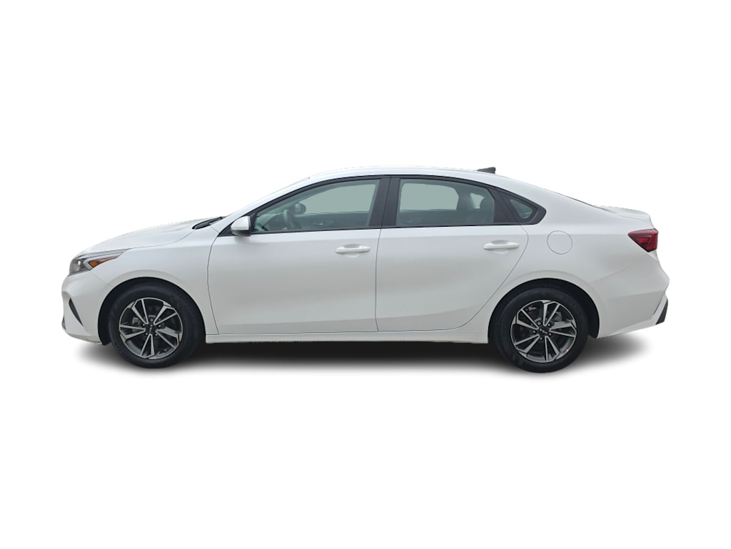 Thumbnail: 2023 Kia Forte - 3